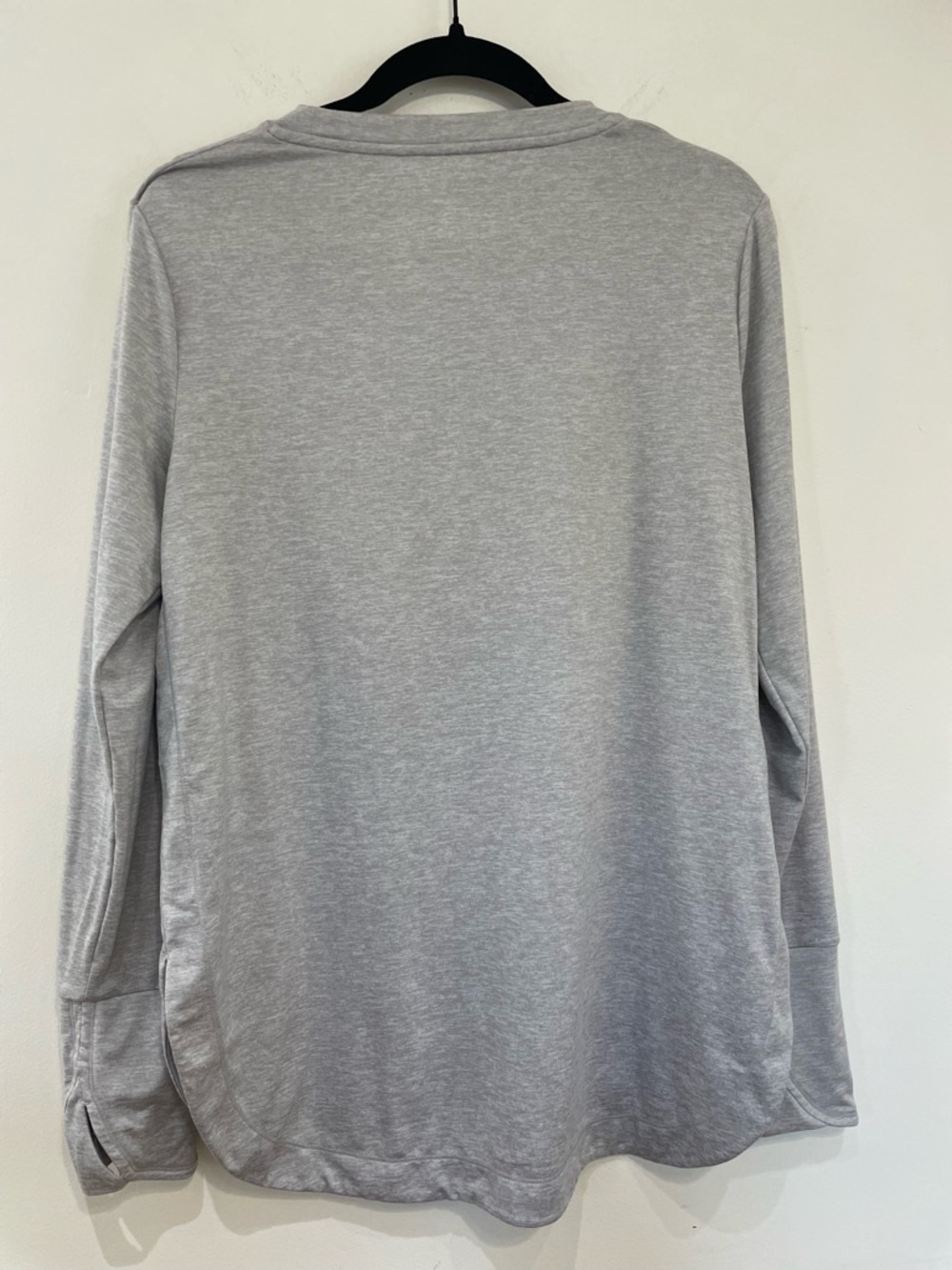 ATHLETA Uptempo Top Gray Long Sleeve Thumbholes Athleisure Performance Yoga Gym - Picture 3 of 9